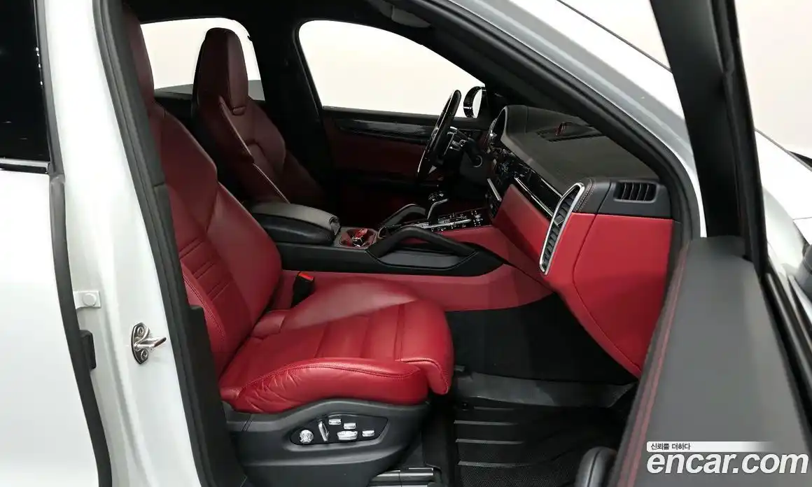 Porsche Cayenne 2020 3.0 Автомат в Москве № 626910, фото 11