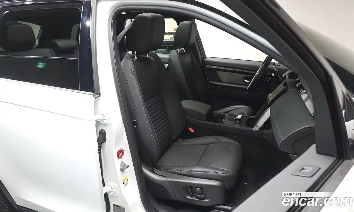 Land Rover Discovery Sport 2025 2.0 Автомат в Москве № 627225, фото 11