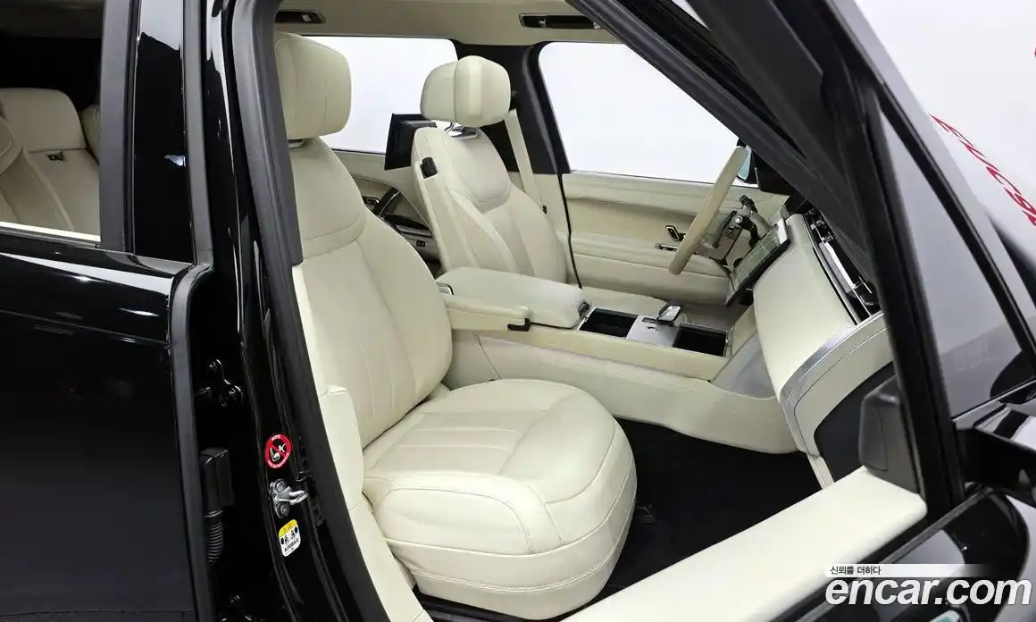 Land Rover Range-Rover 2024 4.4 Автомат в Москве № 627323, фото 12