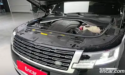 Land Rover Range-Rover 2024 4.4 Автомат в Москве № 627323, миниатюра 6