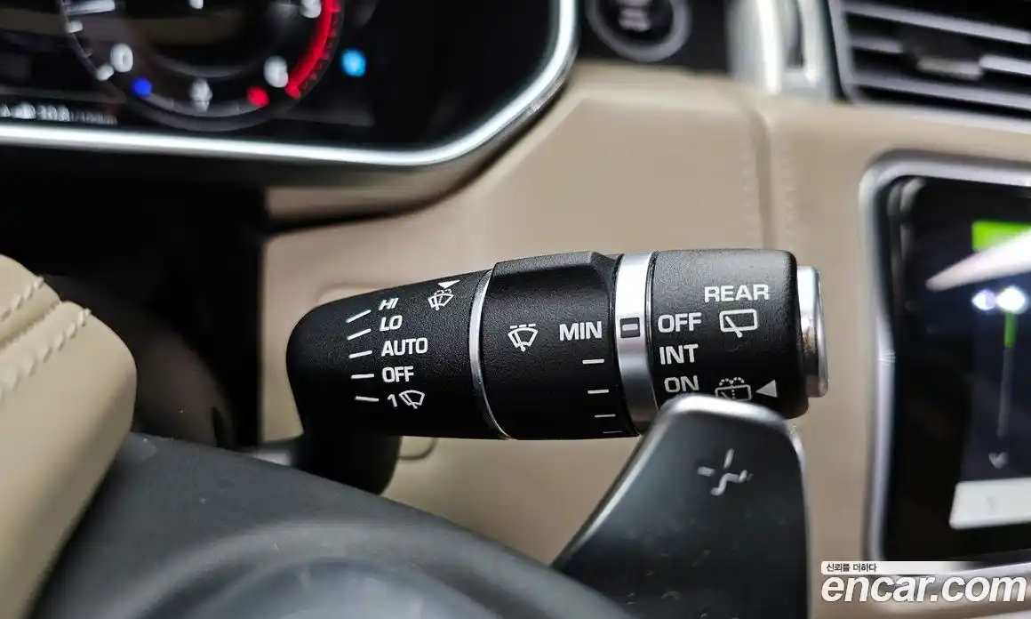 Land Rover Range-Rover 2018 4.4 Автомат в Москве № 627452, фото 16