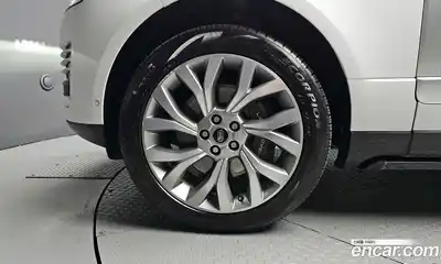 Land Rover Range-Rover 2018 4.4 Автомат в Москве № 627452, миниатюра 5