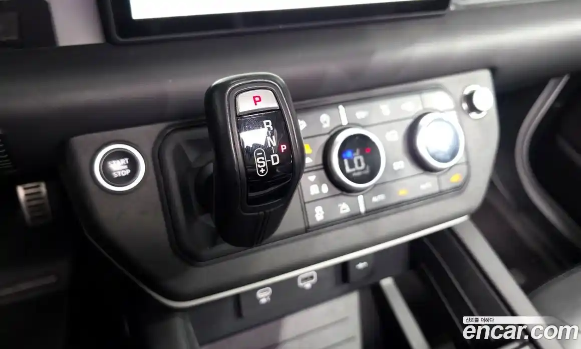 Land Rover Defender 2022 3.0 Автомат в Москве № 627611, фото 9