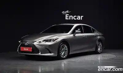 Lexus ES, 2019