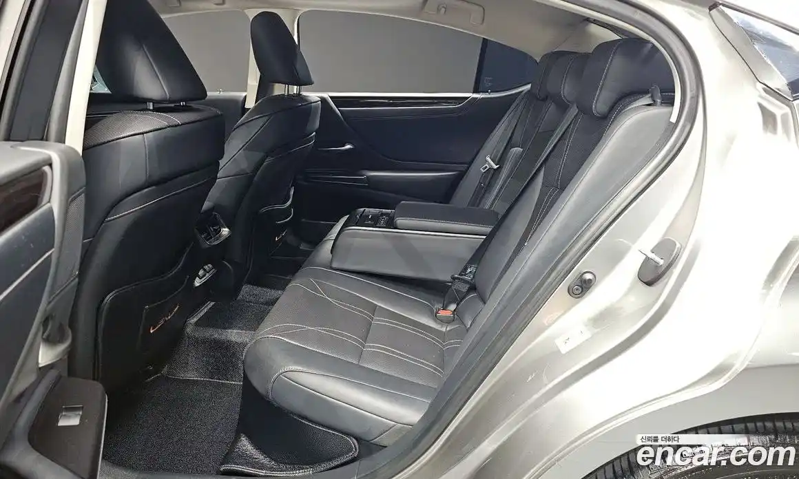 Lexus ES 2019 2.5 Автомат в Москве № 628598, фото 12