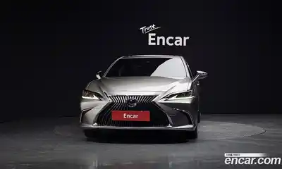 Lexus ES 2019 2.5 Автомат в Москве № 628598, миниатюра 3