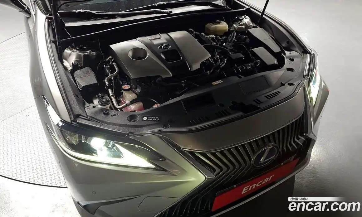 Lexus ES 2019 2.5 Автомат в Москве № 628598, фото 6