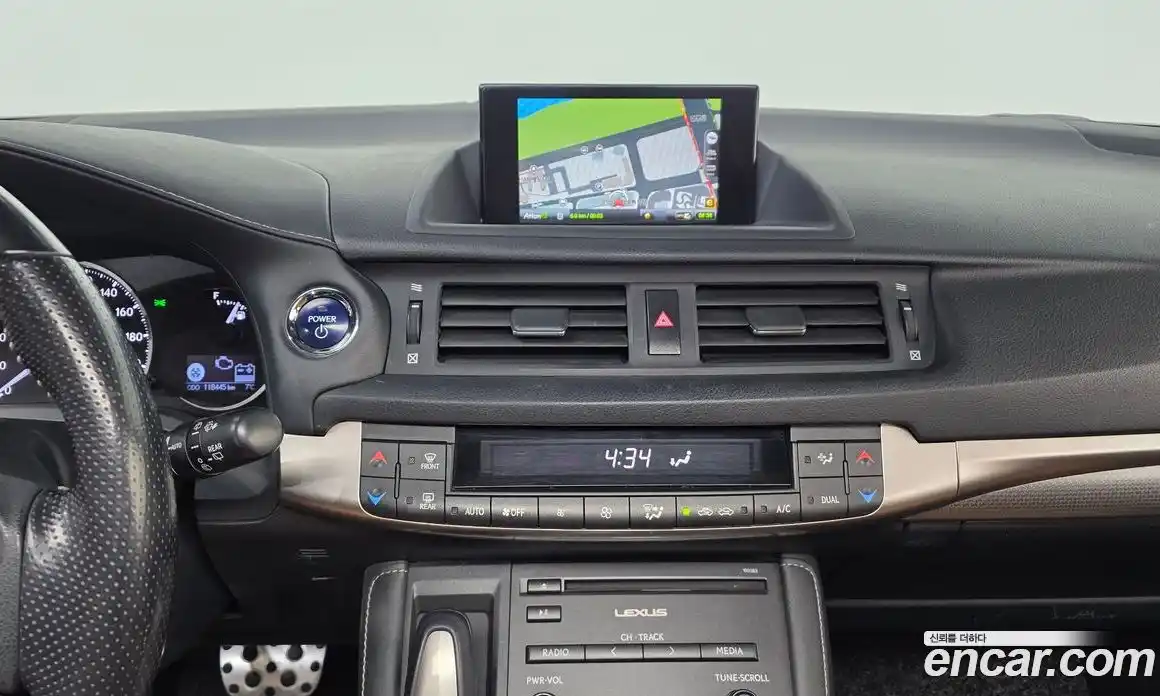 Lexus CT200h 2016 1.8 Автомат в Москве № 628660, фото 14