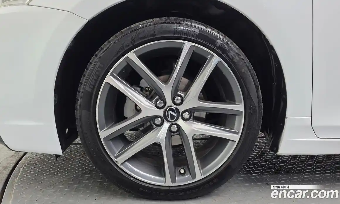 Lexus CT200h 2016 1.8 Автомат в Москве № 628660, фото 5