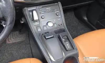 Lexus CT200h 2016 1.8 Автомат в Москве № 628660, миниатюра 9