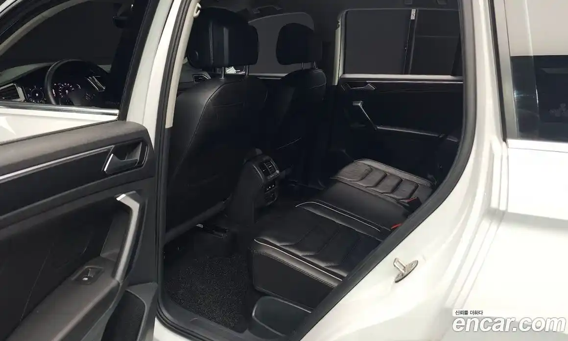 Volkswagen Tiguan 2021 2.0 Автомат в Москве № 629174, фото 12