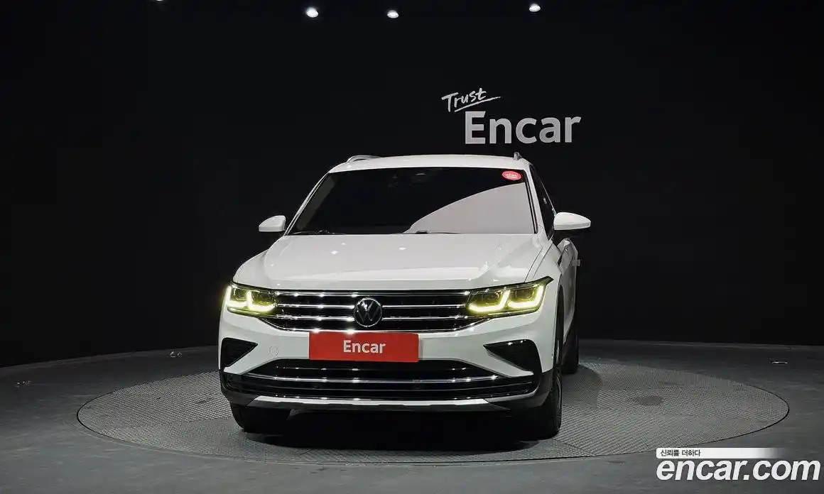 Volkswagen Tiguan 2021 2.0 Автомат в Москве № 629174, фото 3