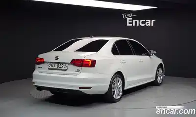 Volkswagen Jetta 2015 2.0 Автомат в Москве № 629226, миниатюра 2