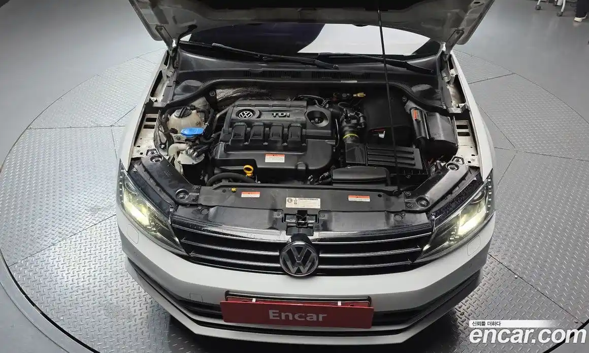 Volkswagen Jetta 2015 2.0 Автомат в Москве № 629226, фото 6