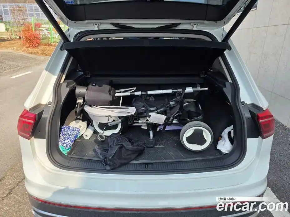 Volkswagen Tiguan 2021 2.0 Автомат в Москве № 629328, фото 16