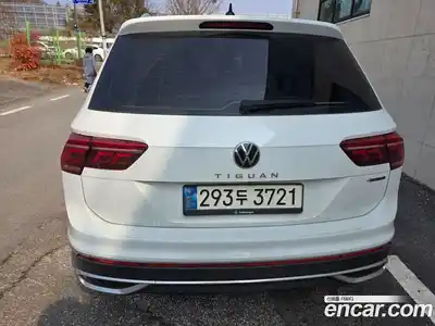 Volkswagen Tiguan 2021 2.0 Автомат в Москве № 629328, миниатюра 2