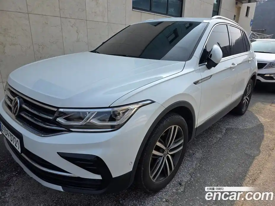 Volkswagen Tiguan 2021 2.0 Автомат в Москве № 629328, фото 3
