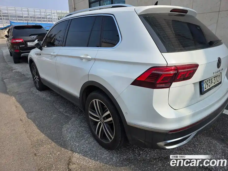 Volkswagen Tiguan 2021 2.0 Автомат в Москве № 629328, фото 5
