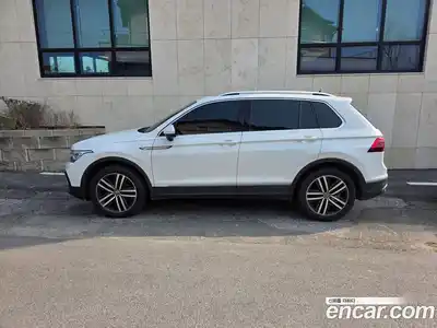 Volkswagen Tiguan 2021 2.0 Автомат в Москве № 629328, миниатюра 7
