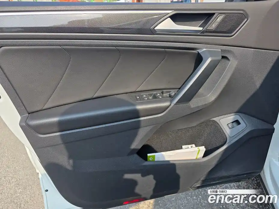 Volkswagen Tiguan 2021 2.0 Автомат в Москве № 629328, фото 9