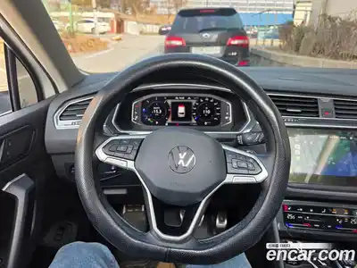 Volkswagen Tiguan 2021 2.0 Автомат в Москве № 629328, миниатюра 10