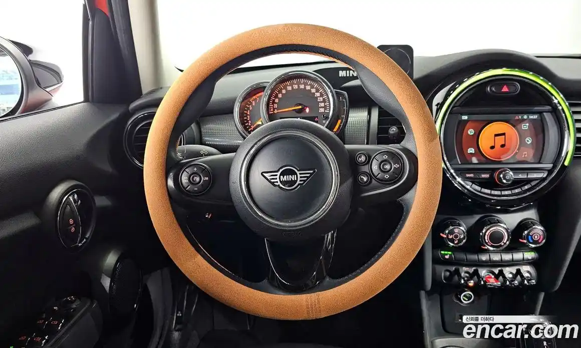 Mini Cooper 2021 1.5 Автомат в Москве № 148999, фото 13