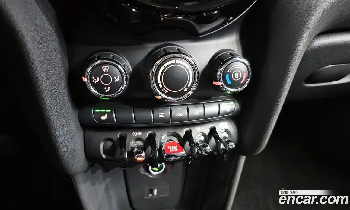 Mini Cooper 2021 1.5 Автомат в Москве № 148999, фото 16