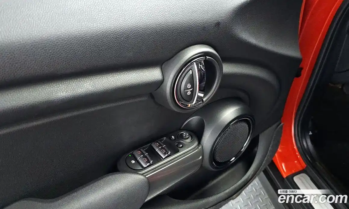 Mini Cooper 2021 1.5 Автомат в Москве № 148999, фото 17