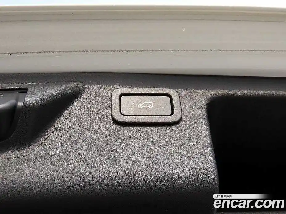 Land Rover Discovery Sport 2017 2.0 Автомат в Москве № 166830, фото 16