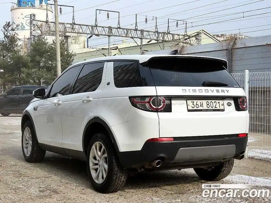 Land Rover Discovery Sport 2017 2.0 Автомат в Москве № 166830, фото 3