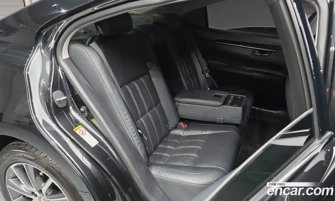 Lexus ES 2018 2.5 Автомат в Москве № 168296, фото 12