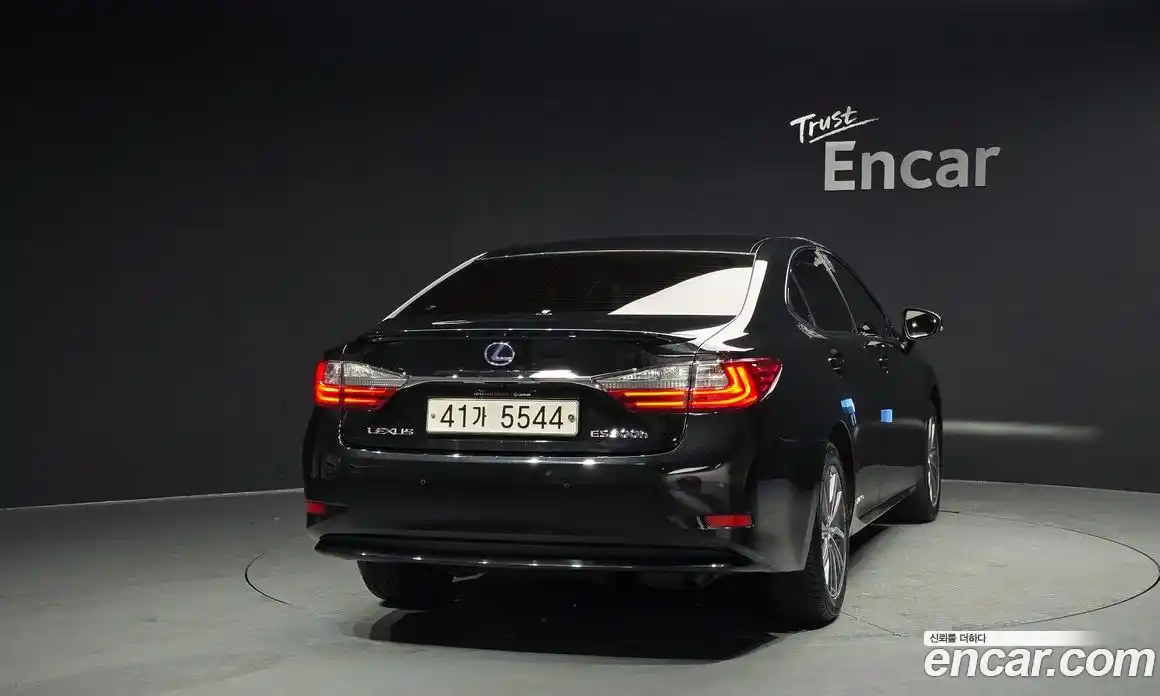 Lexus ES 2018 2.5 Автомат в Москве № 168296, фото 4