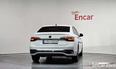 Volkswagen Jetta 2023 1.5 Автомат в Москве № 168401, миниатюра 4