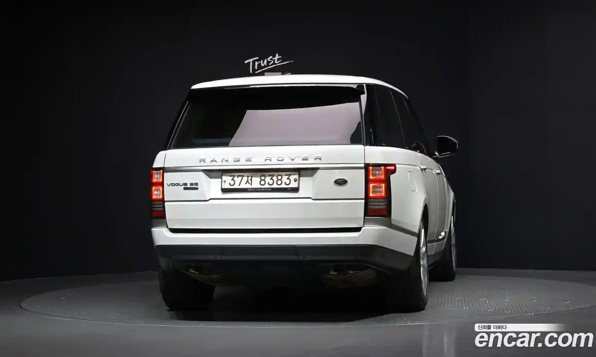 Land Rover Range-Rover 2014 5.0 Автомат в Москве № 198139, фото 4