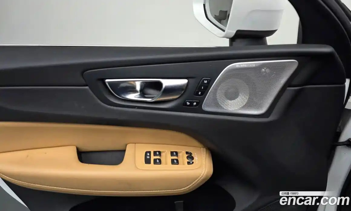 Volvo XC60 2021 2.0 Автомат в Москве № 212800, фото 17