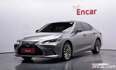 Lexus ES, 2021