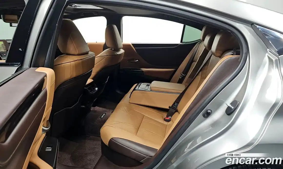 Lexus ES 2021 2.5 Автомат в Москве № 214695, фото 12