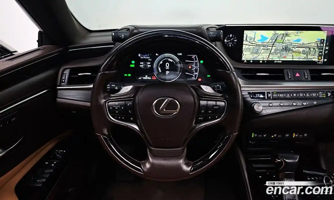 Lexus ES 2021 2.5 Автомат в Москве № 214695, фото 13