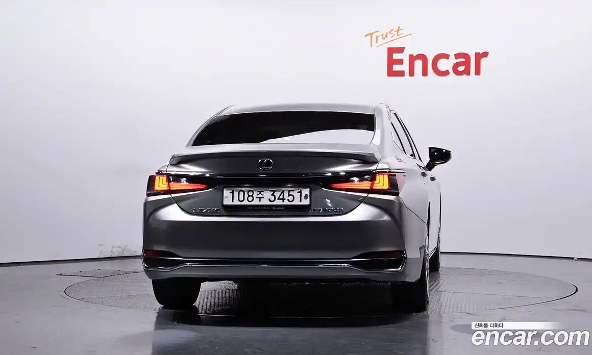 Lexus ES 2021 2.5 Автомат в Москве № 214695, фото 4