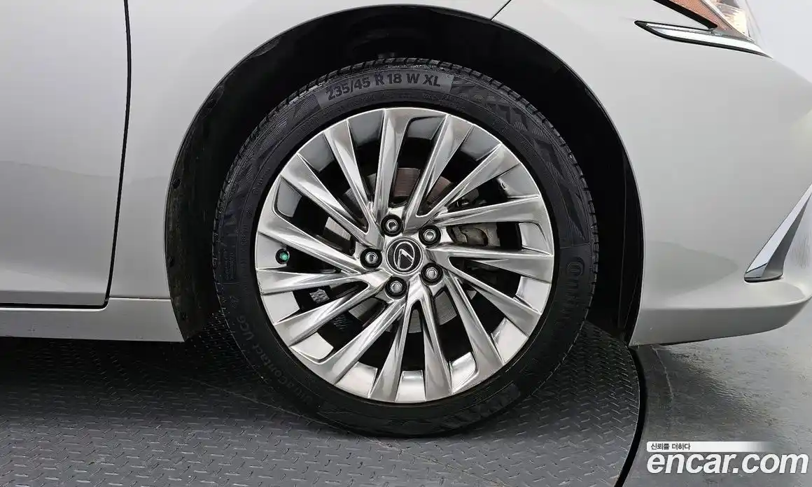 Lexus ES 2021 2.5 Автомат в Москве № 214695, фото 5