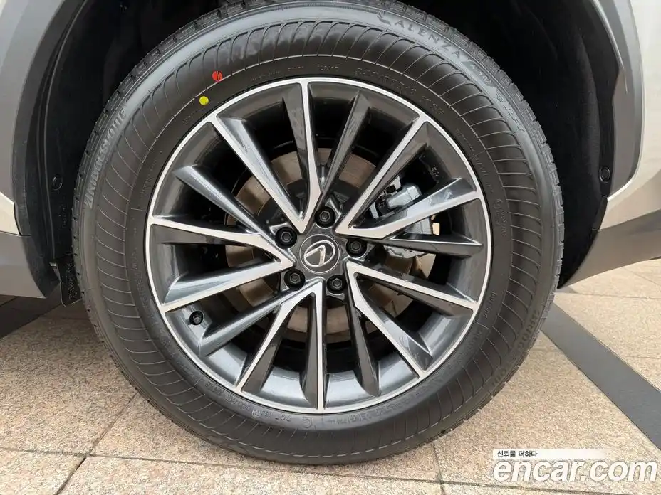 Lexus NX 2025 2.5 Автомат в Москве № 214721, фото 18