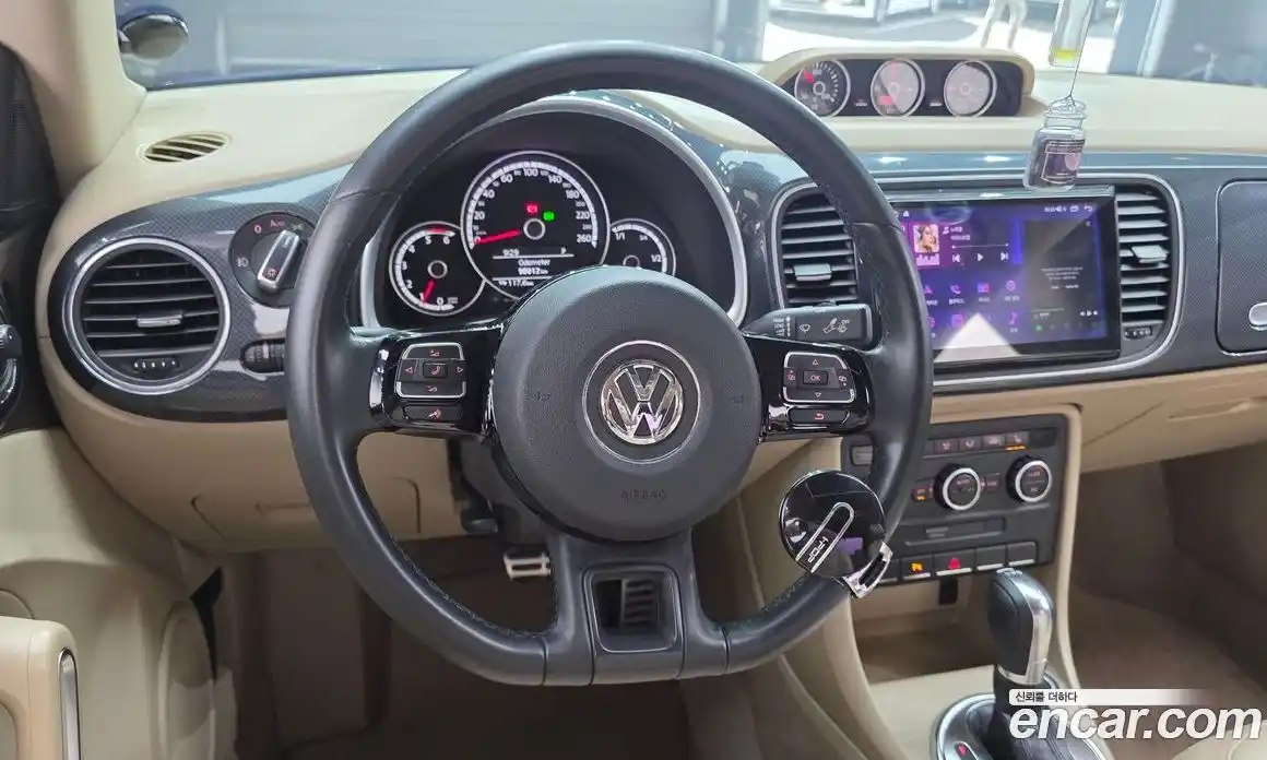 Volkswagen Beatle 2014 2.0 Автомат в Москве № 232184, фото 13