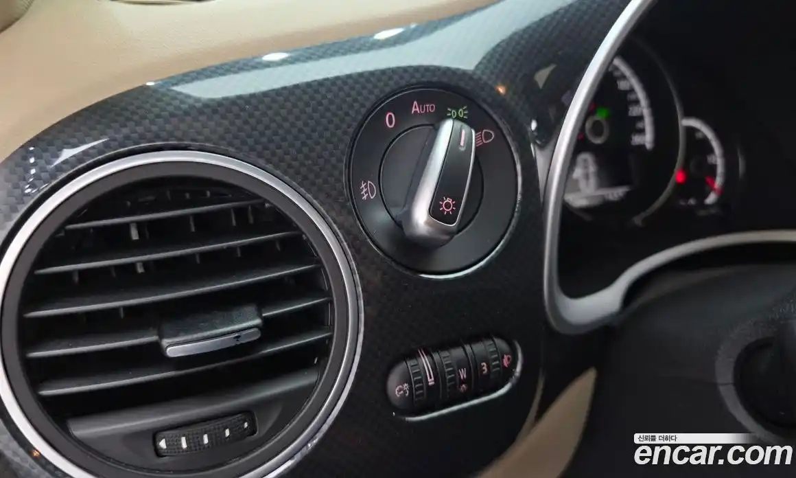 Volkswagen Beatle 2014 2.0 Автомат в Москве № 232184, фото 17