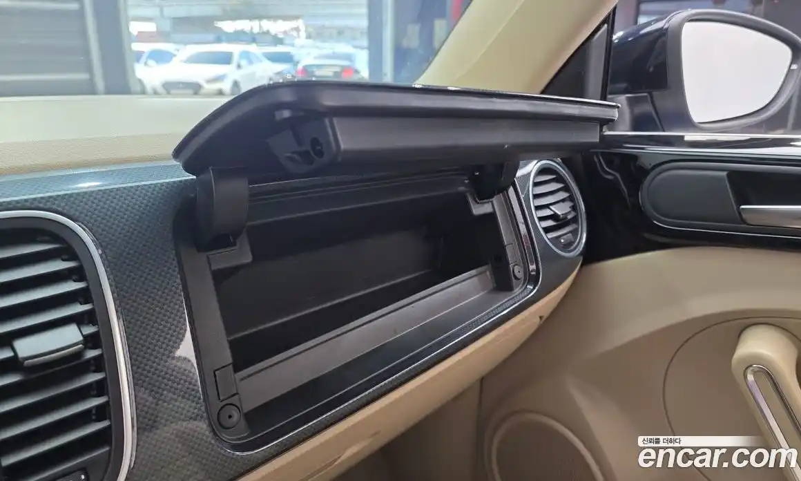 Volkswagen Beatle 2014 2.0 Автомат в Москве № 232184, фото 18