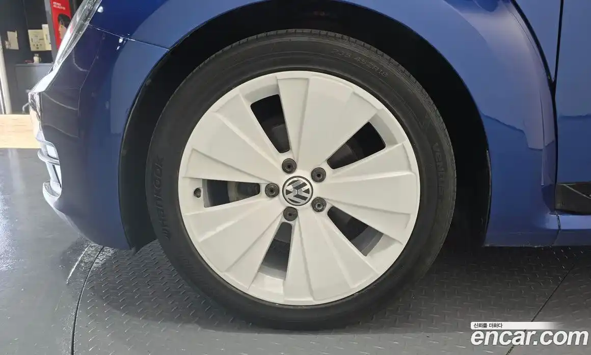 Volkswagen Beatle 2014 2.0 Автомат в Москве № 232184, фото 5