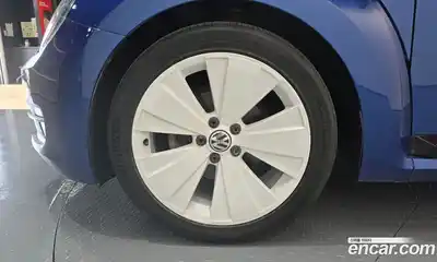 Volkswagen Beatle 2014 2.0 Автомат в Москве № 232184, миниатюра 5