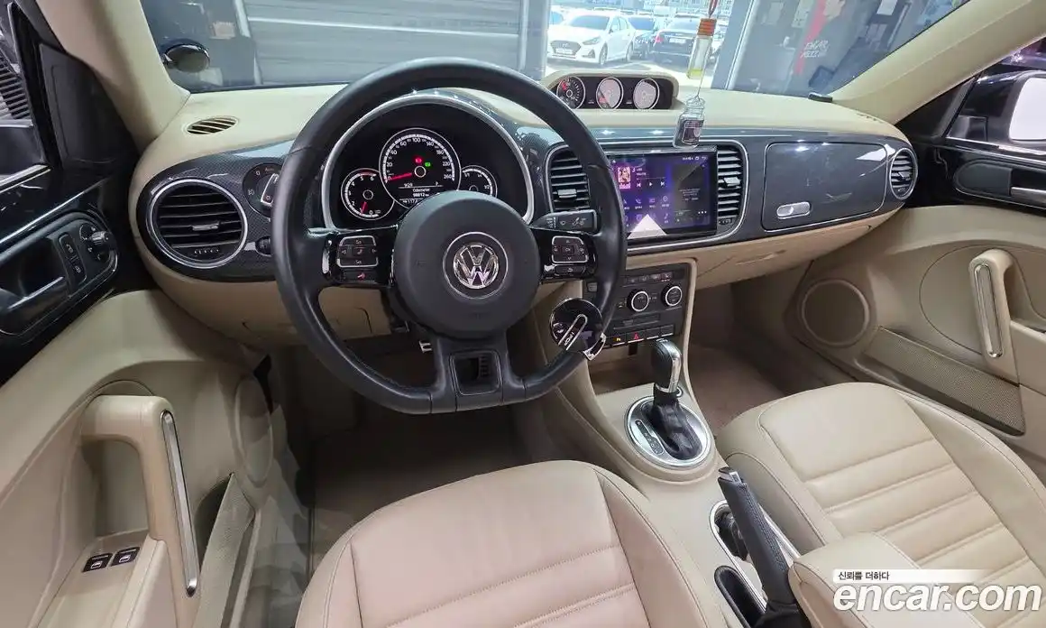 Volkswagen Beatle 2014 2.0 Автомат в Москве № 232184, фото 7