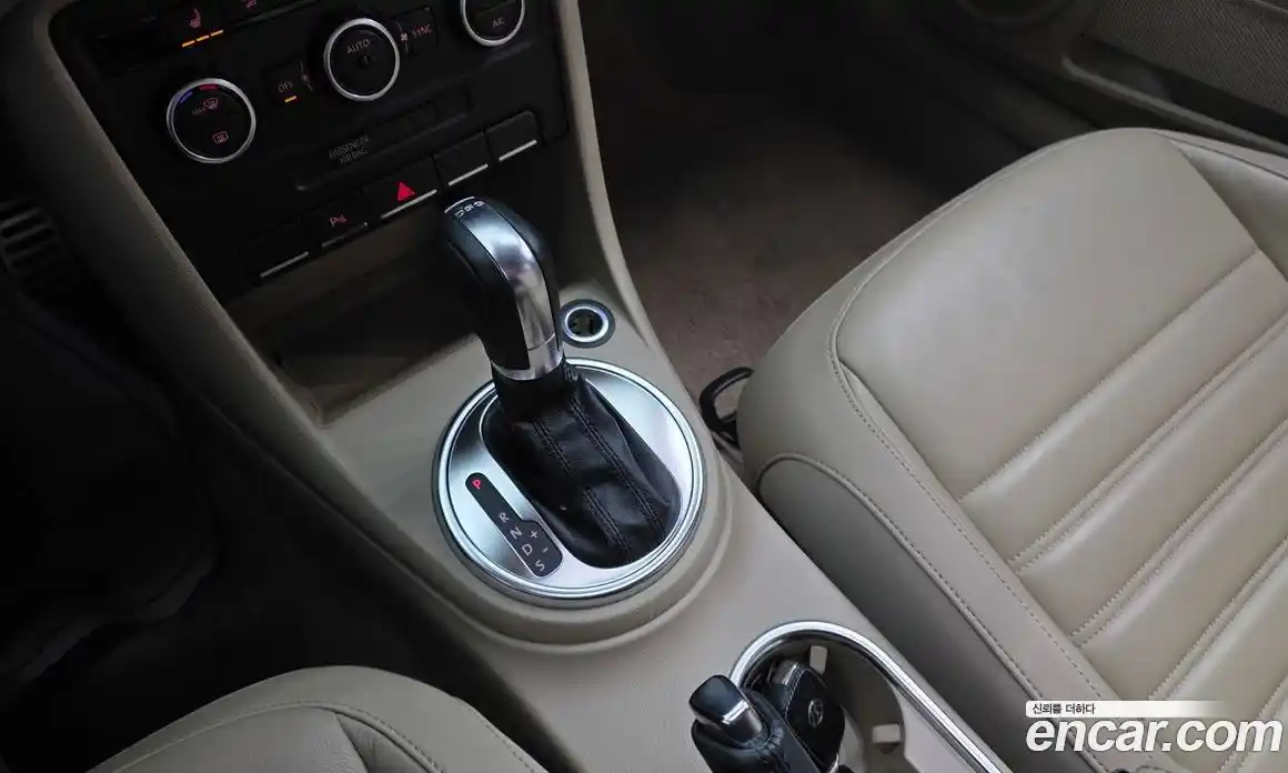 Volkswagen Beatle 2014 2.0 Автомат в Москве № 232184, фото 9