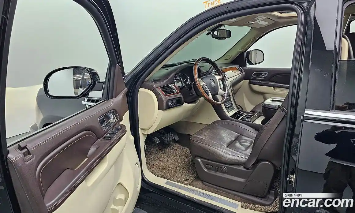 Cadillac Escalade 2011 6.2 Автомат в Москве № 285598, фото 11