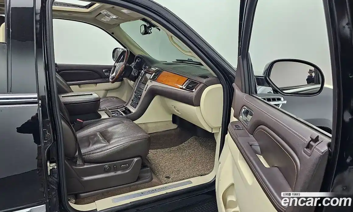 Cadillac Escalade 2011 6.2 Автомат в Москве № 285598, фото 10